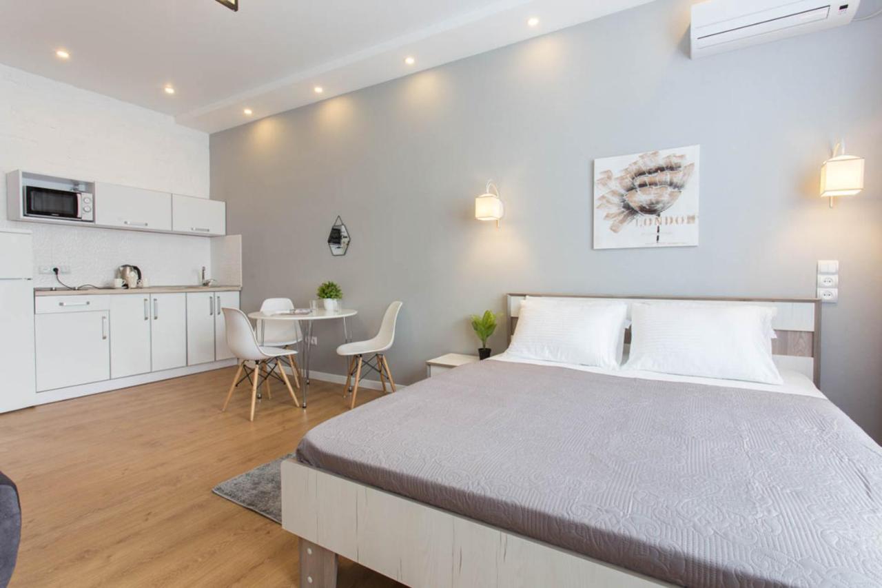 Modern Studio Beside Metro Yaroslava Mudroho, Universytet - Chernyshevska Str 95-7 Charkiw Exterior foto