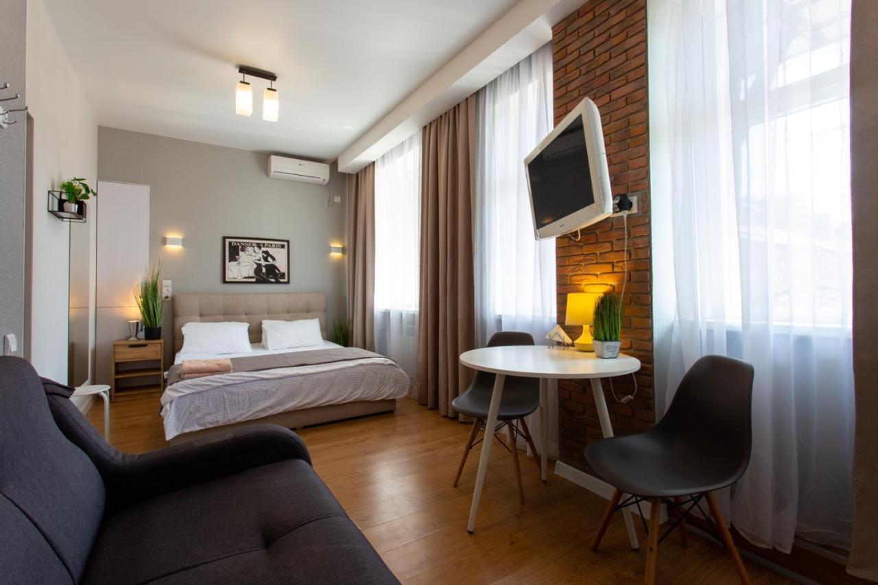 Modern Studio Beside Metro Yaroslava Mudroho, Universytet - Chernyshevska Str 95-7 Charkiw Exterior foto